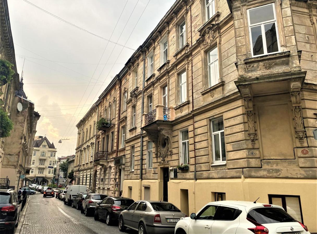 Iris Apartment On Popovich Lviv Kültér fotó
