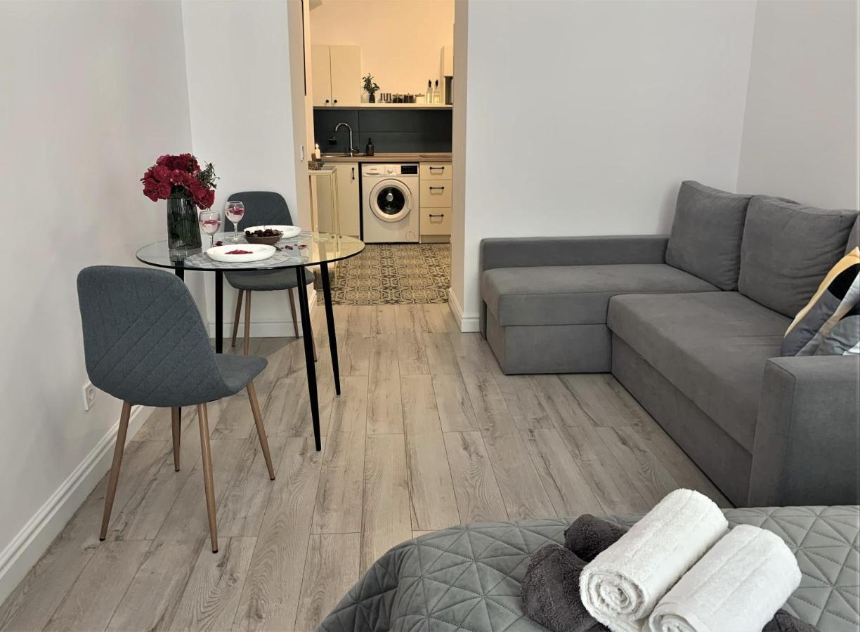 Iris Apartment On Popovich Lviv Kültér fotó