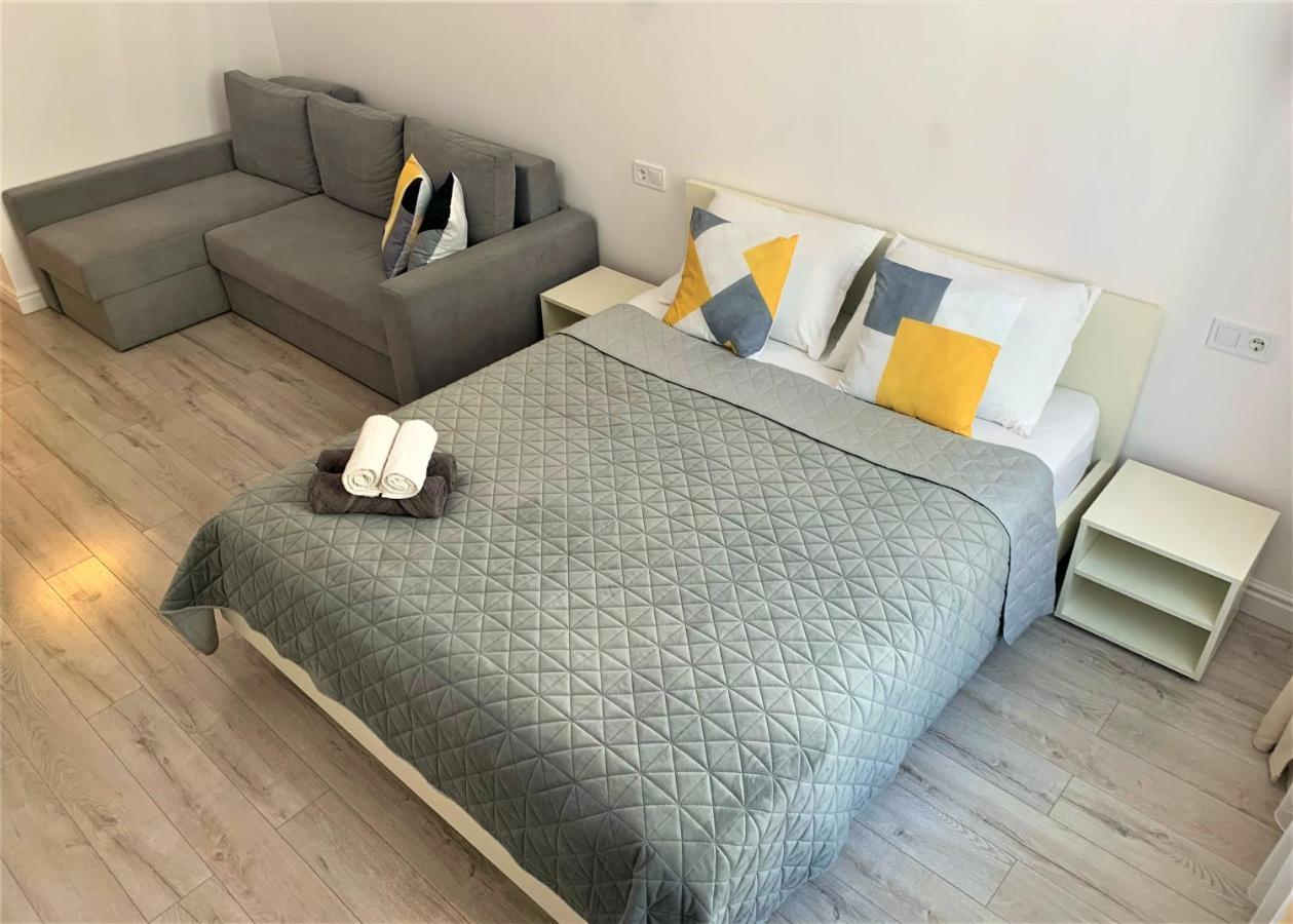 Iris Apartment On Popovich Lviv Kültér fotó