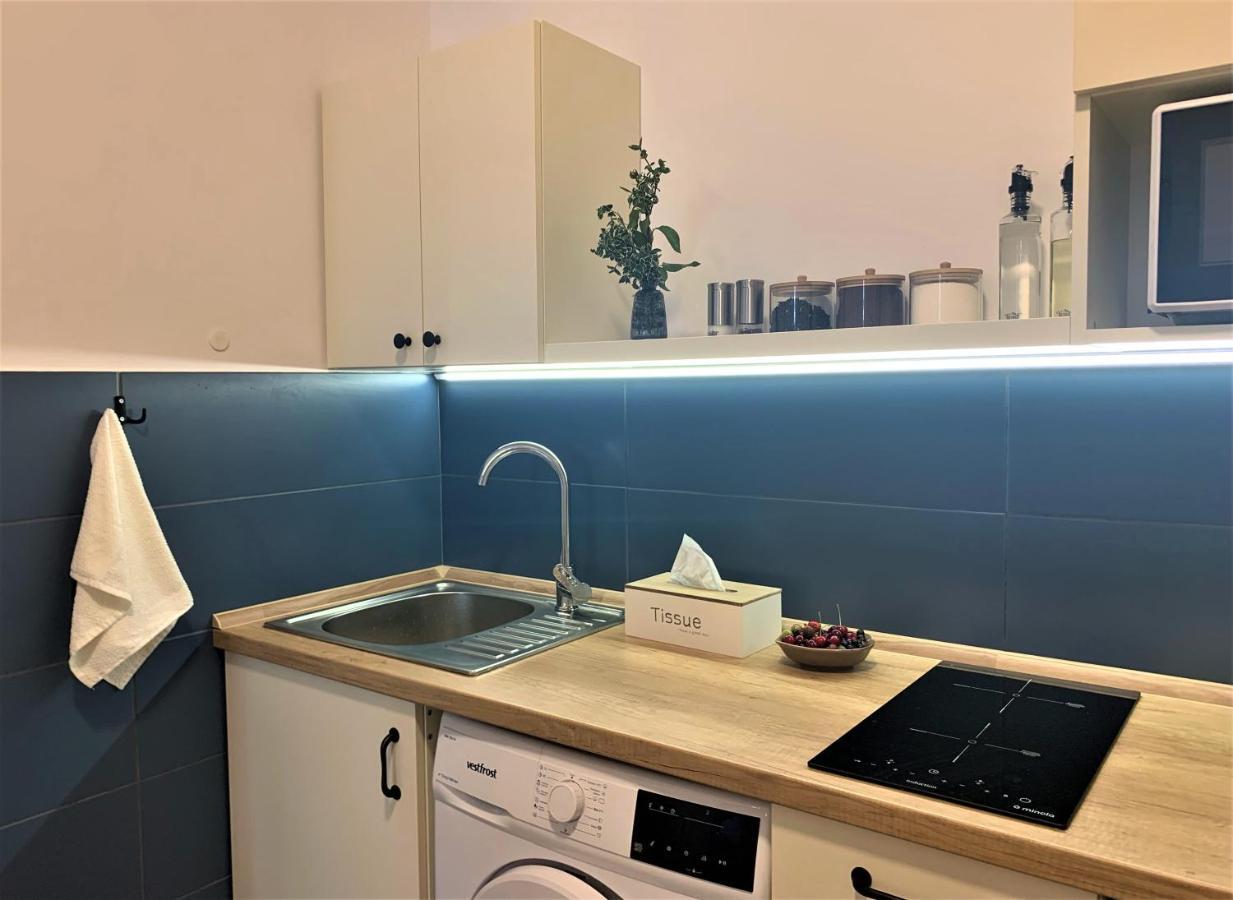 Iris Apartment On Popovich Lviv Kültér fotó