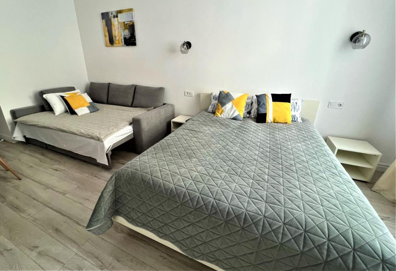 Iris Apartment On Popovich Lviv Kültér fotó